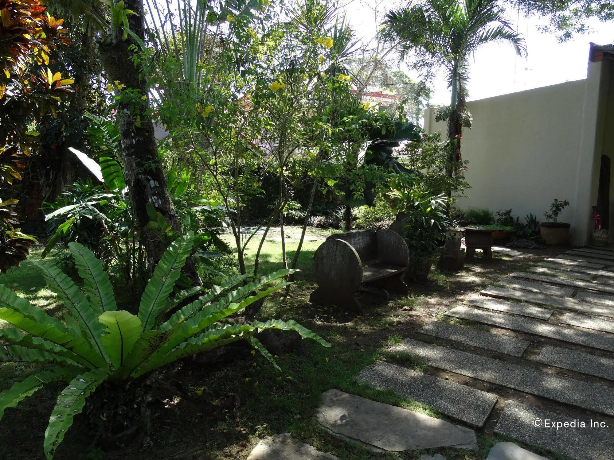 Hibiscus Garden Resort Puerto Princesa Esterno foto