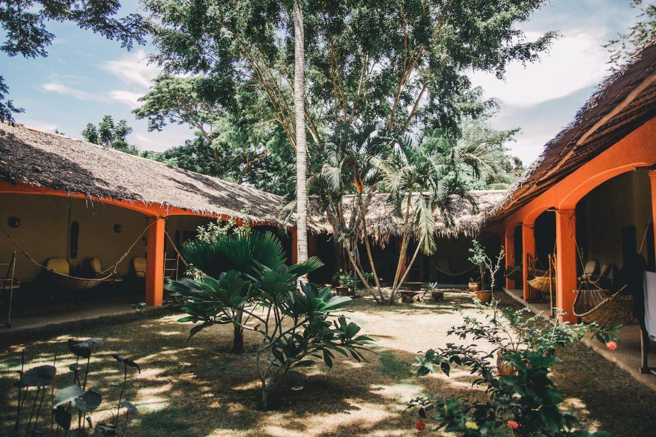 Hibiscus Garden Resort Puerto Princesa Esterno foto